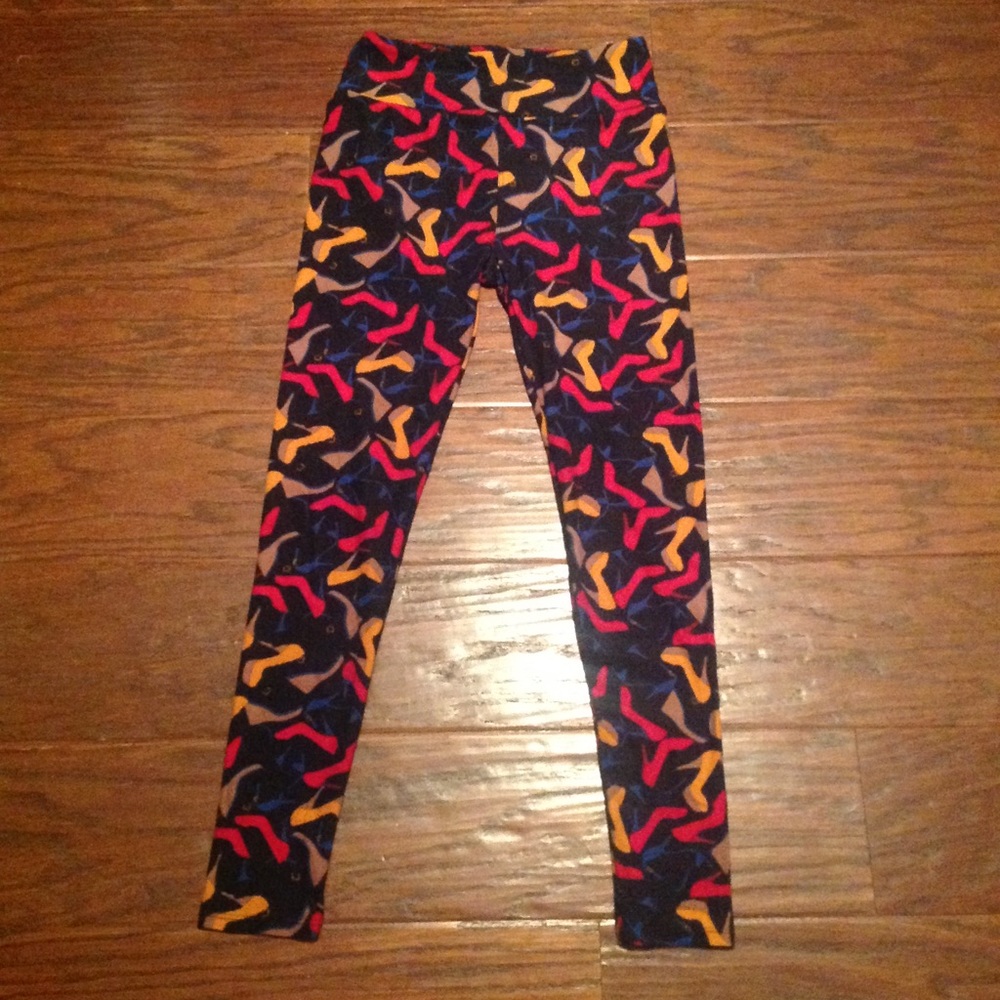 LuLaRoe One Size Leggings.‎